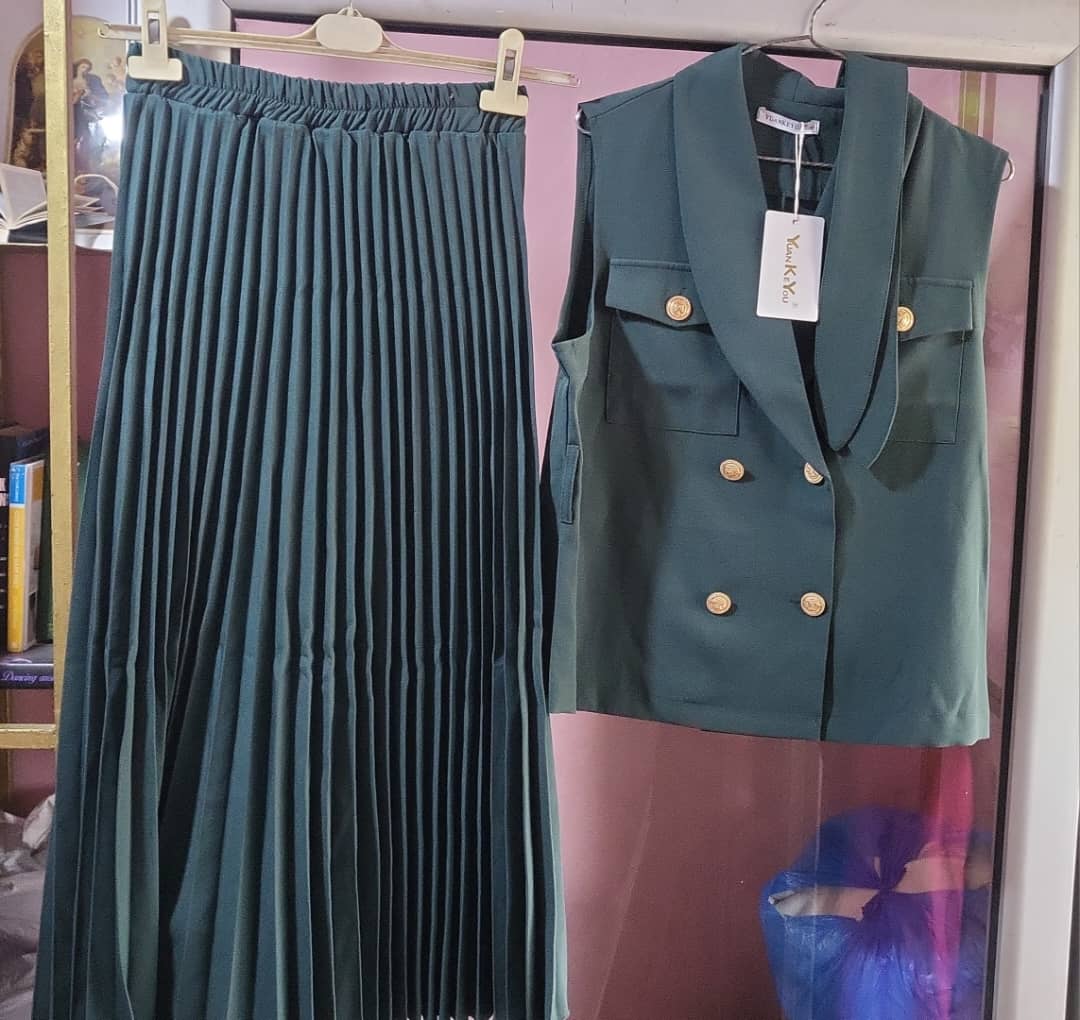 Ensemble veste jupe plissée 